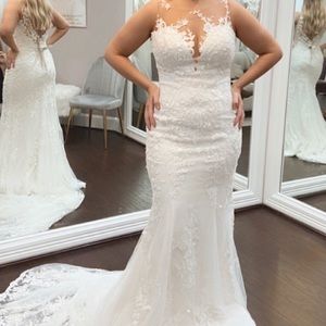 BRAND NEW! Essense of Australia lace wedding dress with sheer neckline